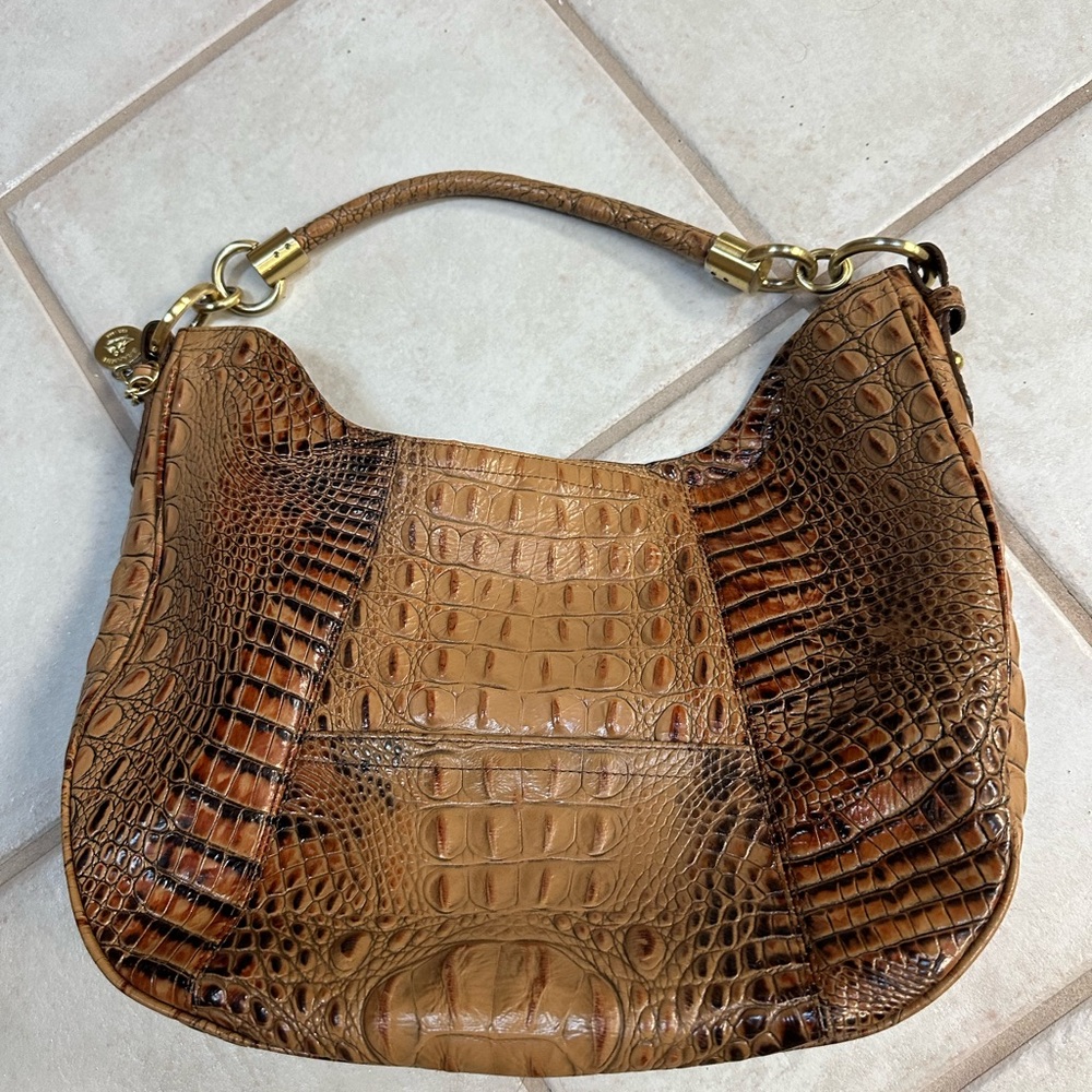 Beautiful croc Brahmin bag. In very good condition.